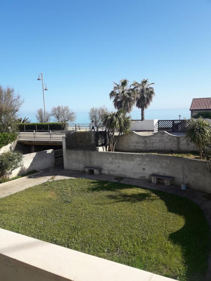 フォッサチェージアCasa A 20 Metri Dal Mare!アパートメント エクステリア 写真